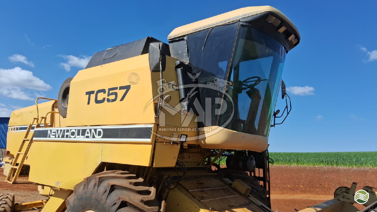 COLHEITADEIRA NEW HOLLAND TC 57 Máquinas Agrícolas Pitanga PITANGA PARANÁ PR